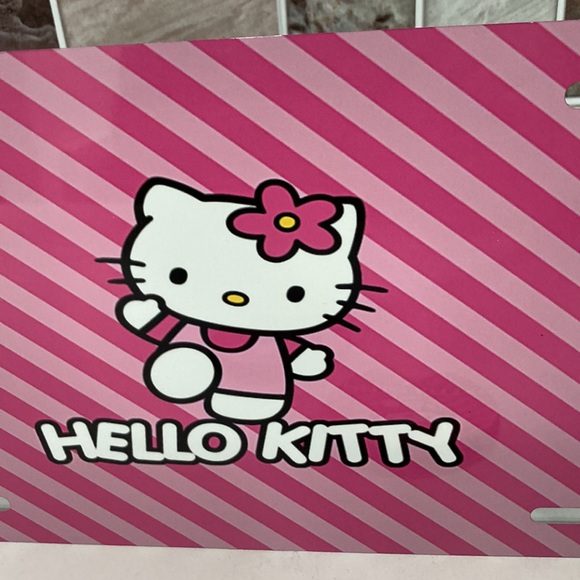 Hello Kitty License Plate With Cup Holder Inserts - Picture 4 of 5